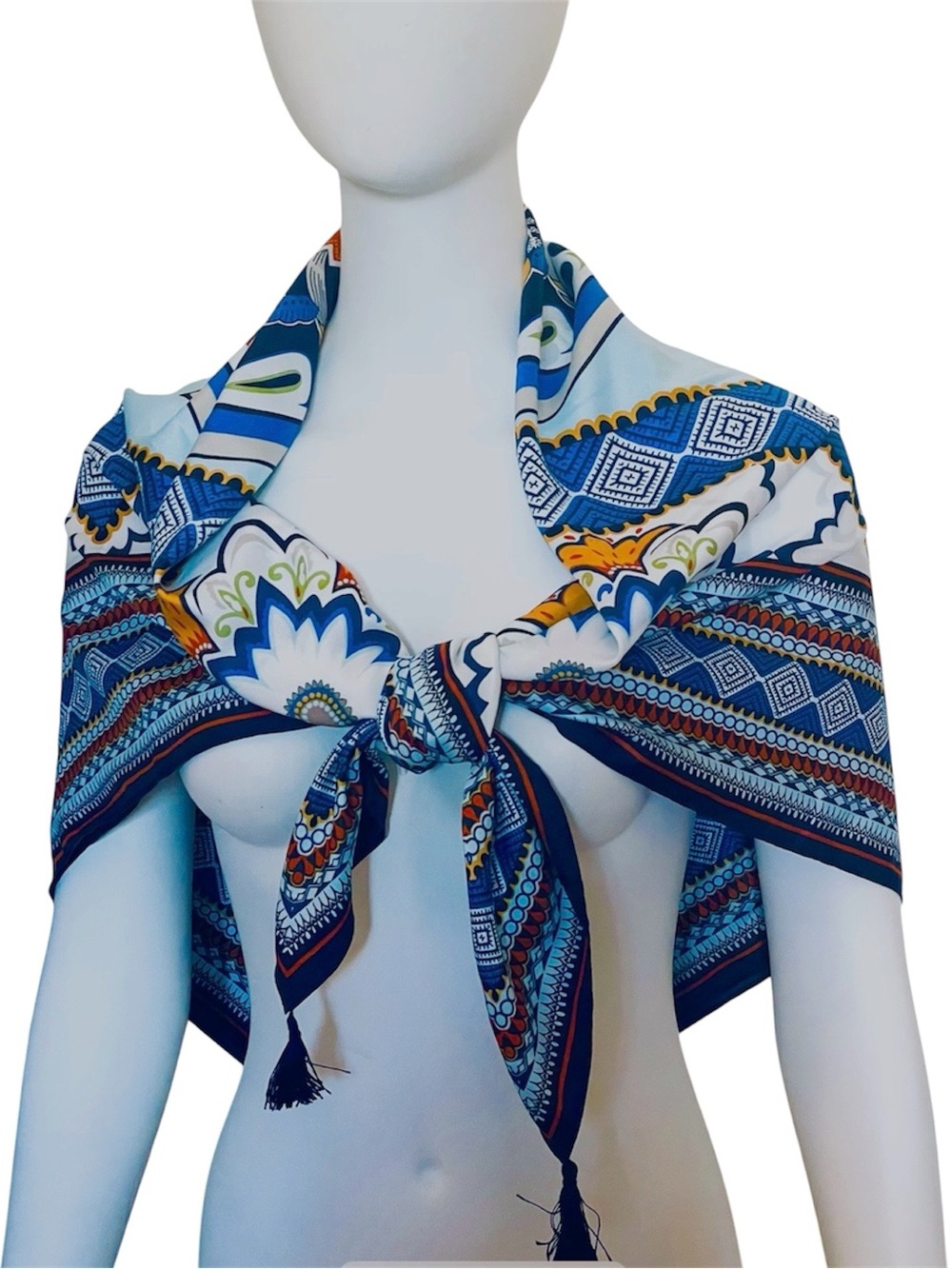 NWOT Silky medallion & floral print scarf w/tassels